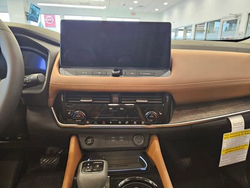 New 2026 Nissan Rogue Platinum w/ Platinum Premium Package image 18