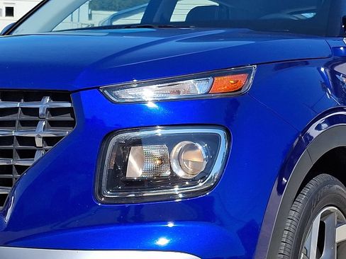 Used 2025 Hyundai Venue SEL FWD image 9