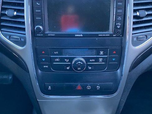 Used 2013 Jeep Grand Cherokee Laredo AWD/4WD image 17