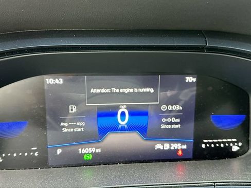 Used 2023 Volkswagen Taos SE w/ Panoramic Sunroof Package FWD image 14