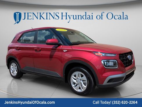 Certified 2024 Hyundai Venue SE FWD image 1