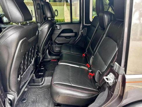 Used 2018 Jeep Wrangler Unlimited Rubicon image 36