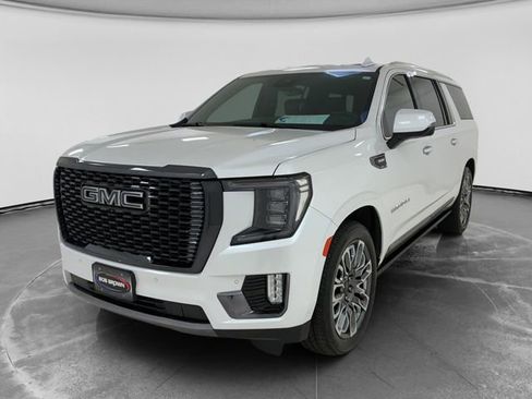 Used 2023 GMC Yukon XL Denali Ultimate AWD/4WD image 7