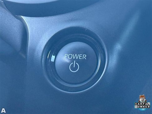 Used 2025 Toyota Sienna Platinum image 23