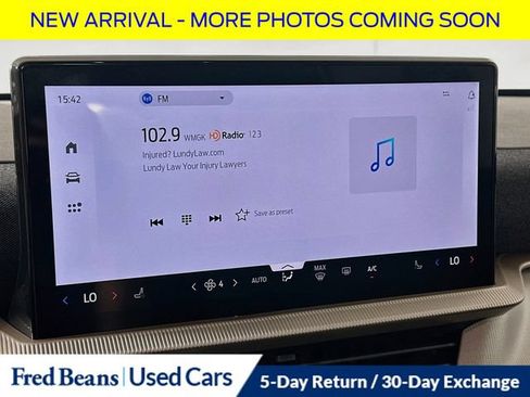 Used 2026 Ford Explorer Active AWD/4WD image 9