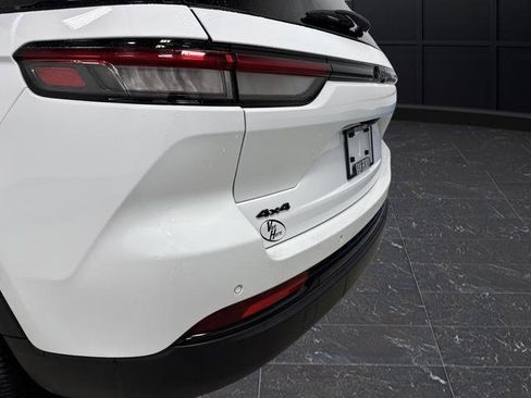 Used 2023 Jeep Grand Cherokee Altitude image 31