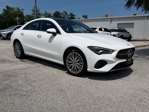 Used 2025 Mercedes-Benz CLA 250 4MATIC image 11