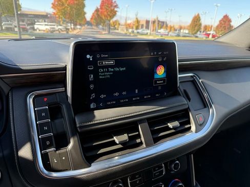 Used 2023 Chevrolet Suburban Premier image 19