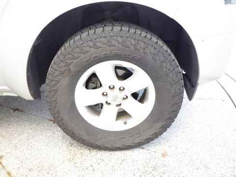 Used 2013 Nissan Frontier SV RWD image 22