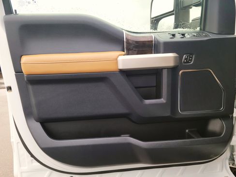 Used 2022 Ford F250 Lariat w/ Lariat Ultimate Package image 8