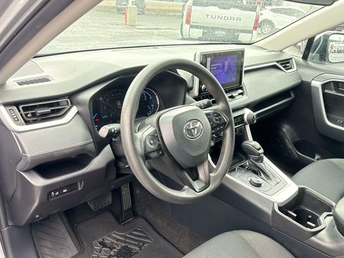 Used 2025 Toyota RAV4 LE AWD/4WD image 10