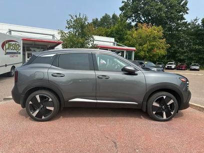 New 2025 Nissan Kicks SR w/ SR Premium Package