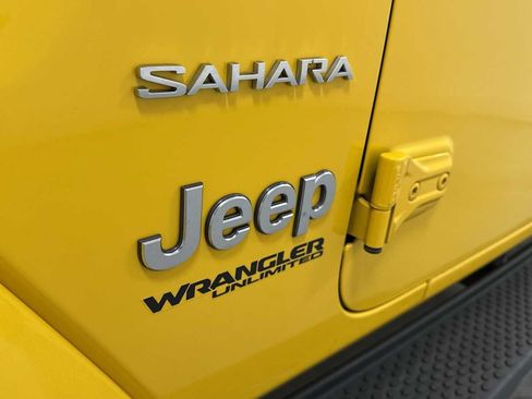 Used 2019 Jeep Wrangler Unlimited Sahara image 29