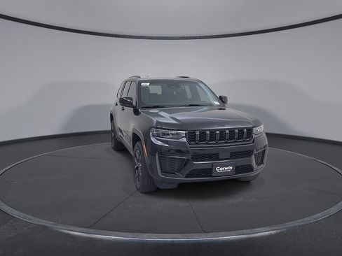 New 2026 Jeep Grand Cherokee Altitude AWD/4WD image 4