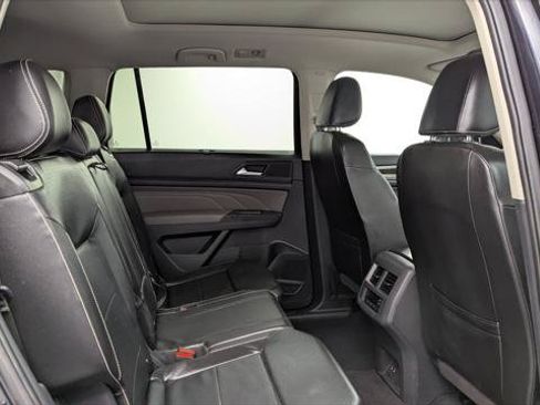 Used 2022 Volkswagen Atlas SE w/ Panoramic Sunroof Package FWD image 18