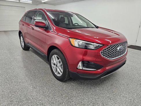 Used 2024 Ford Edge SEL w/ Convenience Package AWD/4WD image 3