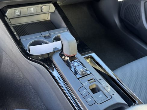 New 2026 Toyota Prius Plug-In Hybrid FWD image 19