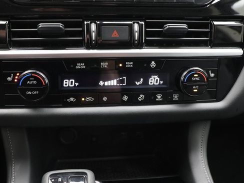 Used 2024 Nissan Pathfinder SL AWD/4WD image 21