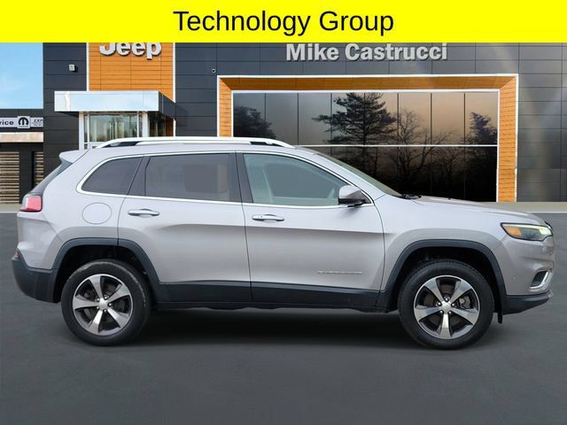 Used 2019 Jeep Cherokee Limited w/ Luxury Group AWD/4WD image 3