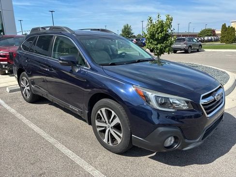 Used 2018 Subaru Outback 2.5i Limited AWD/4WD image 2