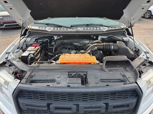 Used 2016 Ford F150 XLT AWD/4WD image 22