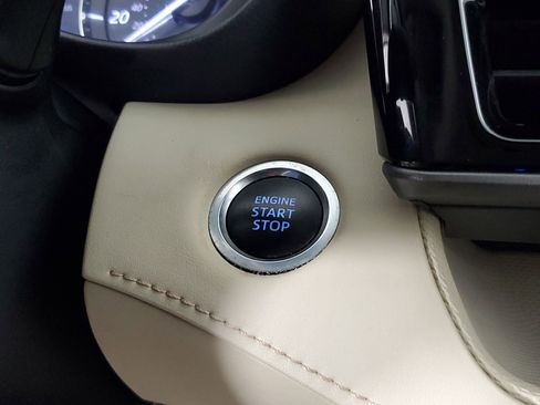 Used 2020 Toyota Highlander Limited image 44