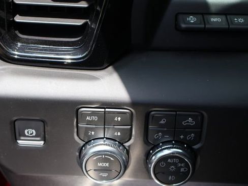 New 2026 GMC Sierra 1500 AT4 w/ AT4 Premium Package AWD/4WD image 17