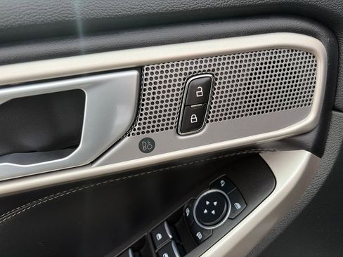 Used 2023 Ford Explorer Limited image 13