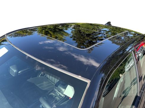 Used 2023 Chrysler 300 S RWD image 10