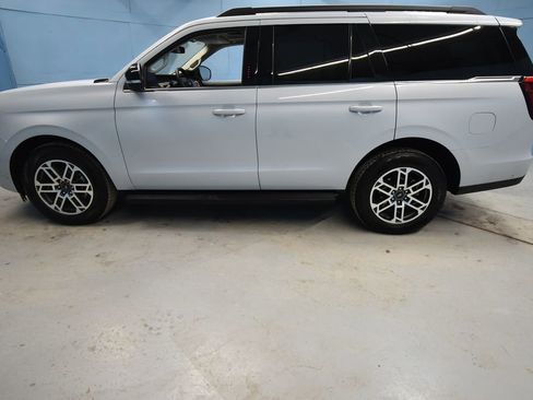 Used 2025 Ford Expedition Active image 41