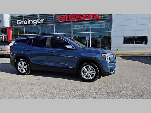Used 2024 GMC Terrain SLE w/ Driver Convenience Package image 37