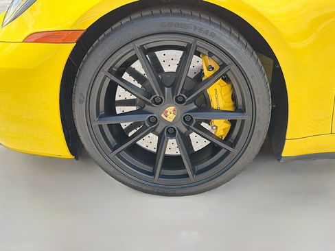 Used 2020 Porsche 911 Carrera 4S AWD/4WD image 38