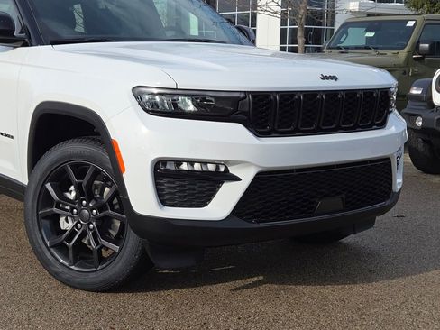 New 2025 Jeep Grand Cherokee Limited image 2