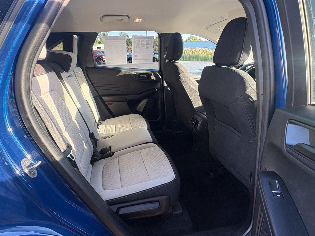 Used 2023 Ford Escape Active AWD/4WD image 24