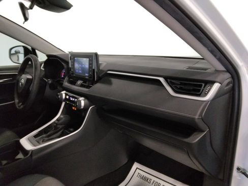 Used 2020 Toyota RAV4 XLE image 37