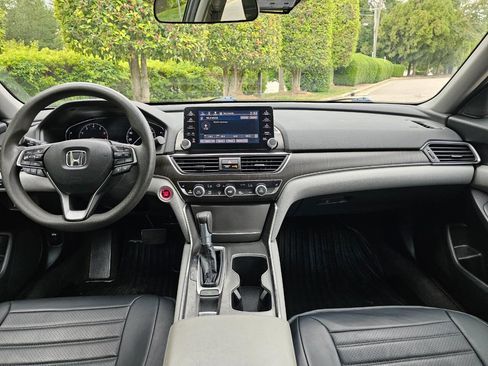 Used 2018 Honda Accord EX image 14