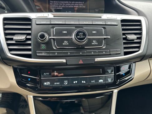 Used 2017 Honda Accord LX image 19