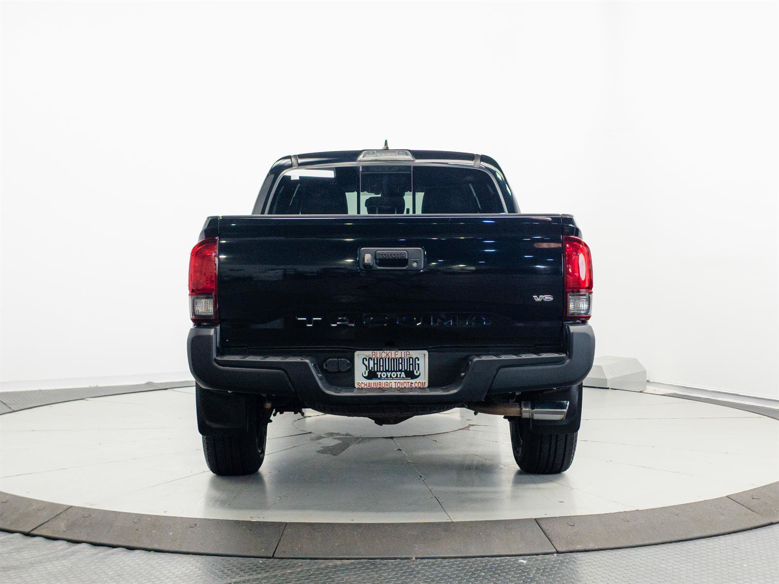 Used 2019 Toyota Tacoma TRD Sport AWD/4WD image 9