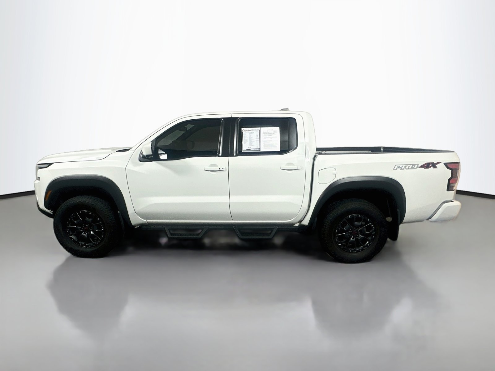 Used 2023 Nissan Frontier PRO-4X w/ Pro-4X Premium Package AWD/4WD image 4