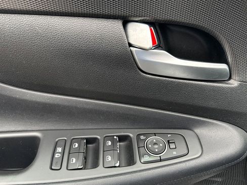 Used 2019 Hyundai Santa Fe SEL image 20