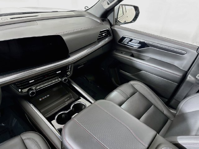 Used 2025 Chevrolet Tahoe RST w/ Comfort Package AWD/4WD image 25