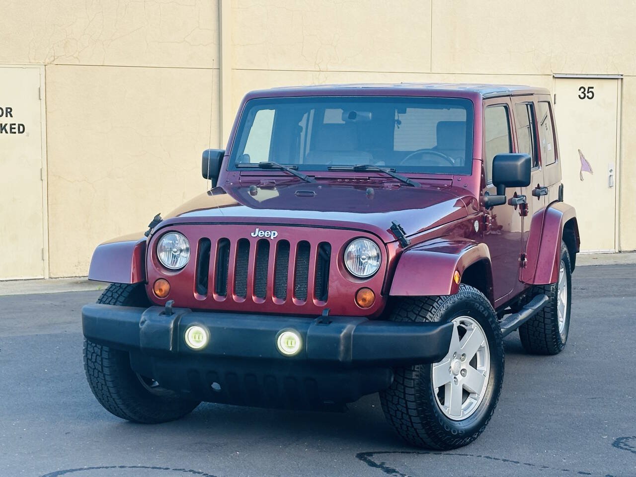 Used 2007 Jeep Wrangler Unlimited Sahara w/ Dual Top Group AWD/4WD image 3