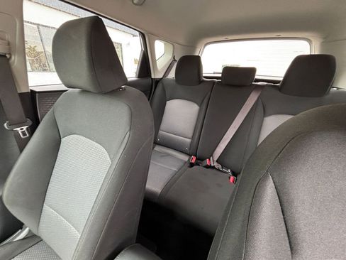 Used 2025 Kia Soul LX w/ LX Technology Package FWD image 38