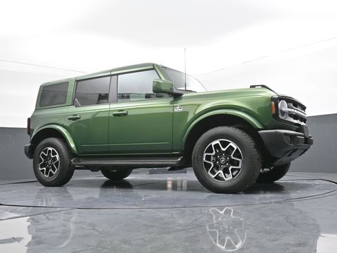 Used 2025 Ford Bronco Outer Banks image 25