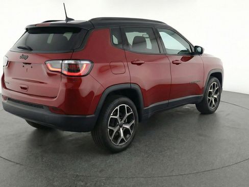 Used 2025 Jeep Compass Limited AWD/4WD image 7