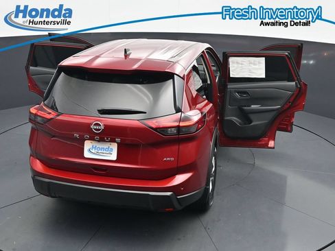 Used 2024 Nissan Rogue S AWD/4WD image 37