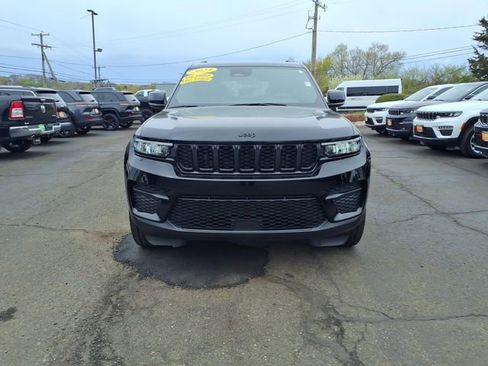 Certified 2023 Jeep Grand Cherokee Altitude AWD/4WD image 2