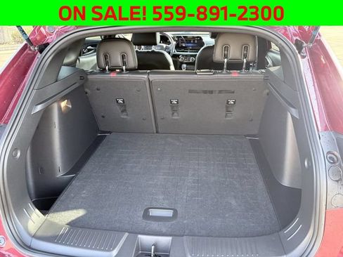 Used 2024 Chevrolet Trax RS FWD image 26