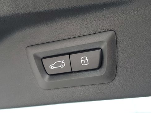 Certified 2025 BMW X7 M60i image 30