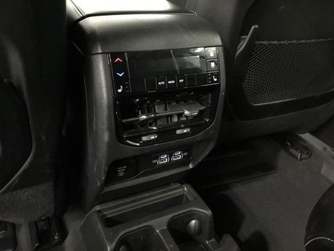 Used 2024 Jeep Grand Cherokee L Limited w/ Luxury Tech Group II image 33